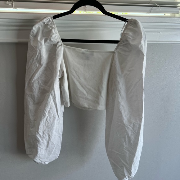 Puff Sleeved Crop Top - Picture 2 of 2